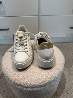 Women’s White Platform Sneakers with Gold Heel Accent